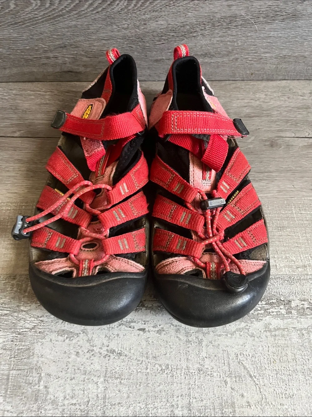Keen water shoes kids size 5